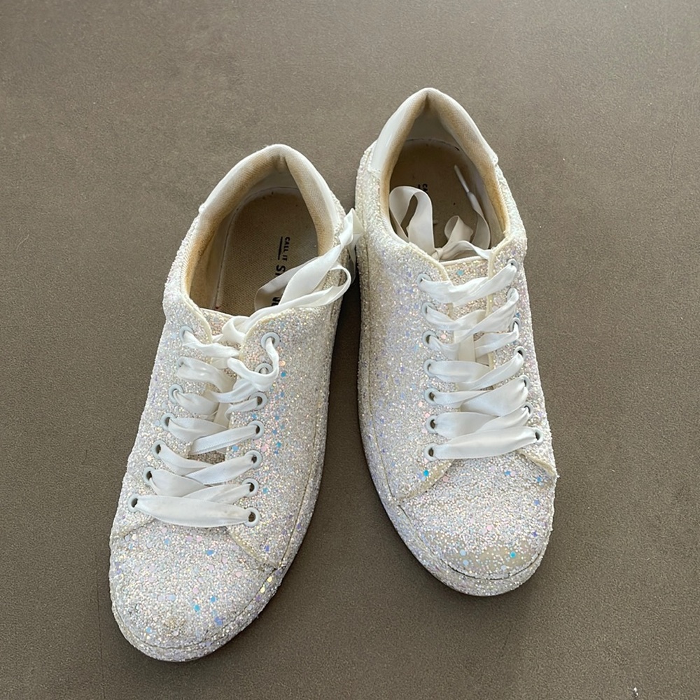Sequence sneaker